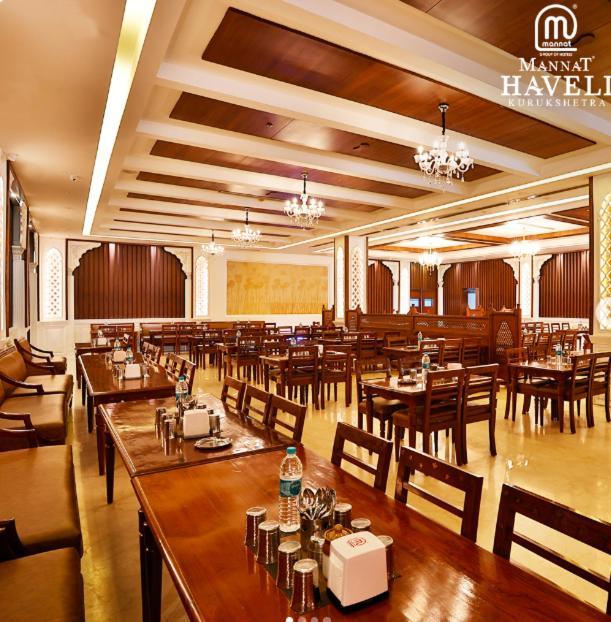 Отель Mannat Haveli Kurukshetra Экстерьер фото